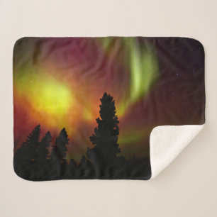 Manta Sherpa Aurora boreal y árboles
