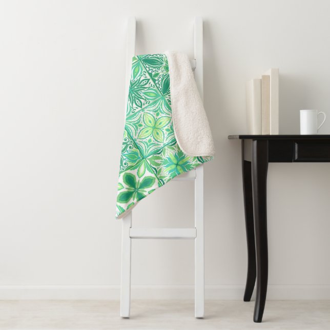 Manta Sherpa Baldosas orgánicas en blanco y verde (In situ)