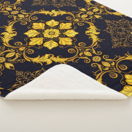Manta Sherpa "Barockes Ornament-Muster in Gold und Schwarz"