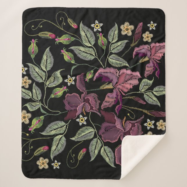 Manta Sherpa Borrados Iirlandeses Púrpura, Fondo Negro. (Anverso)