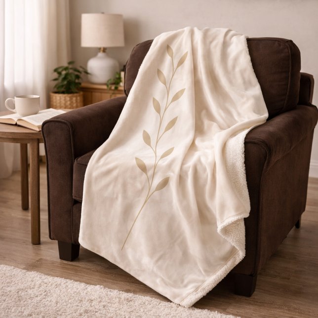 Manta Sherpa Botanica Beige Claro (Light beige botanica with a soft golden vine detail for relaxed, neutral living spaces.)