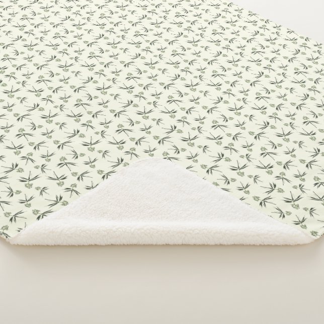 Manta Sherpa Buceando ramas verdes en crema - patrón sin fisura (3/4)