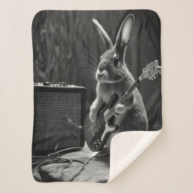Manta Sherpa Bunny tocando una guitarra (Anverso)