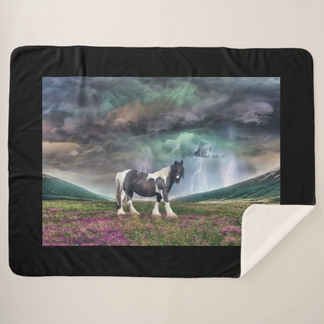Manta Sherpa Caballo Gypsy Vanner En Tormenta (Anverso (horizontal))