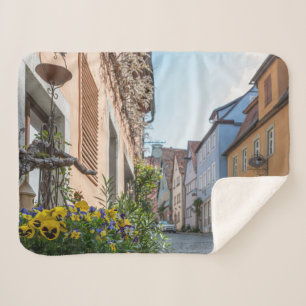 Manta Sherpa Calle colorida en Rothenburg ob der Tauber