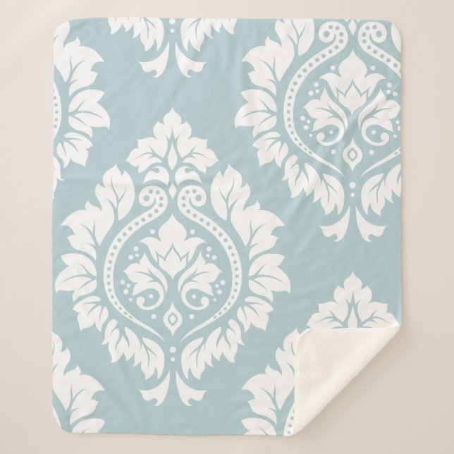 Manta Sherpa Decorative Damask Art I White on Duck Egg Blue (Anverso)