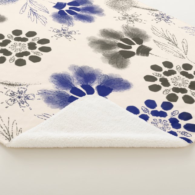 Manta Sherpa Dibujo floral azul de Lotus (3/4)