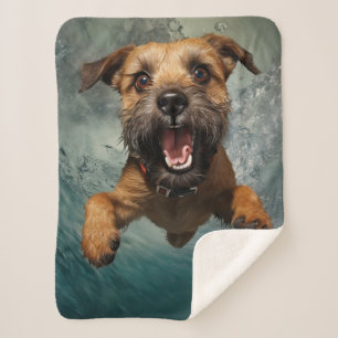 Manta Sherpa Diseño de perro juguetón nadando bajo el agua