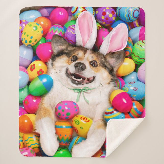 Manta Sherpa Dog Laying on Easter Eggs (Anverso)