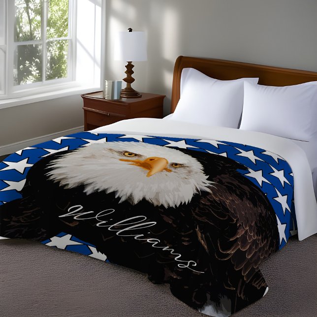 Manta Sherpa El nombre del veterano patriótico azul del águila  (American Bald Eagle personalized patriotic throw blanket with family name, Veteran's day gift)
