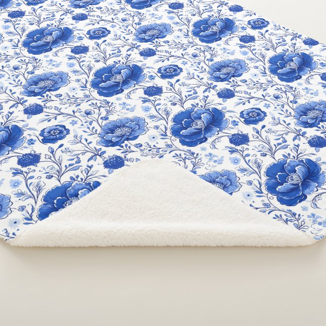 Manta Sherpa Elegancia floral azul de Rococo (3/4)