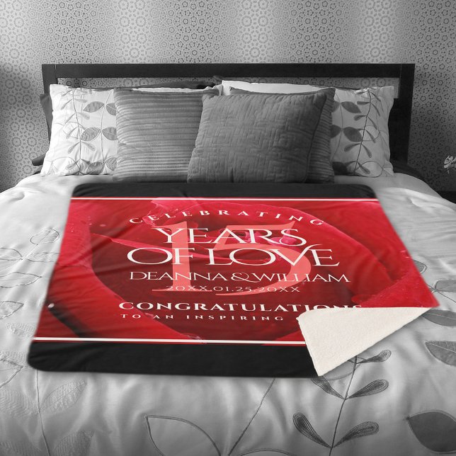 Manta Sherpa Elegante celebración del 15° Rosa de aniversario d (Elegant 15th Rose Wedding Anniversary Sherpa Fleece Blanket Cover Photo.)
