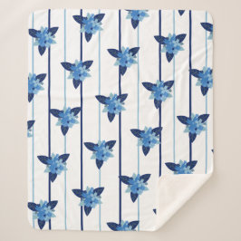 Manta Sherpa Elegante estriba de patrón floral monocromático az