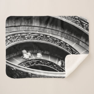 Manta Sherpa Escalera espiral romana en blanco y negro