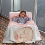 Manta Sherpa Fancy Cute Baby Photo | Rosa y blanco | Cita<br><div class="desc">Presentamos nuestra "Colección de momentos alegres", donde la felicidad se encuentra con la creatividad! Celebra la alegría y la maravilla de la vida con nuestros impresionantes productos Pink Background Baby Photo Quote. Ya sea que esté de compras o buscando el regalo perfecto, nuestra colección promete alegrar su día y calentar...</div>