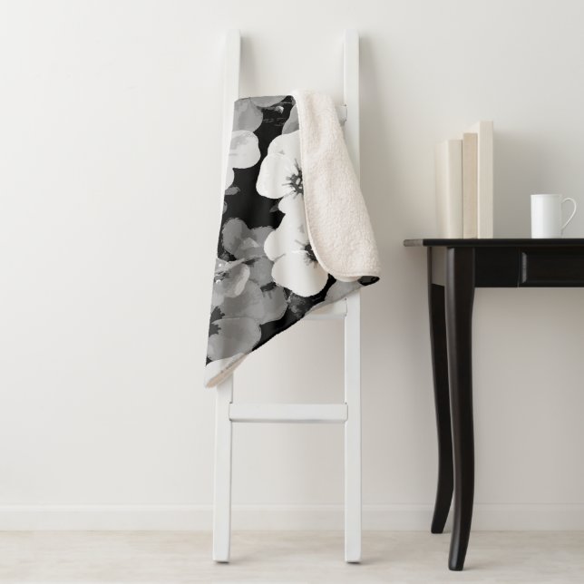 Manta Sherpa Flor roja acuática 2 (In situ)