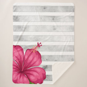 Manta Sherpa Flor rosa acuarela en franja blanca y negra