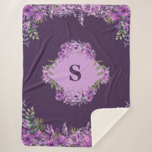 Manta Sherpa Floral de berenjena morada personalizada