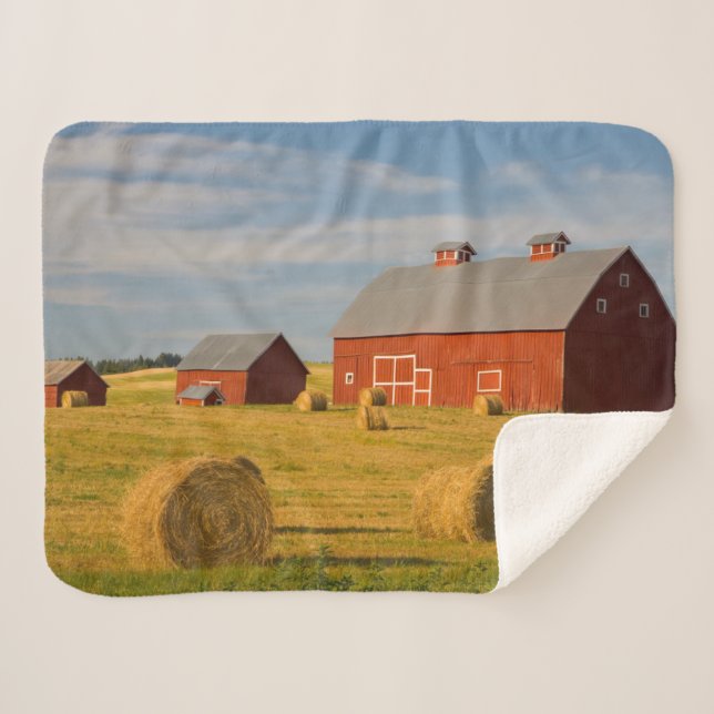 Manta Sherpa Granjas | Barrios rojos cerca de Hay Bales (Anverso (horizontal))