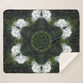 MANTA SHERPA GREEN ABSTRACT DRAWING. SAMER BRASIL 1