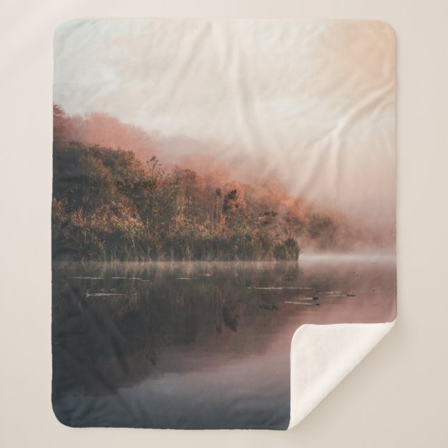 MANTA SHERPA GREEN LEAFED TREES AND BODY OF WATER (Anverso)