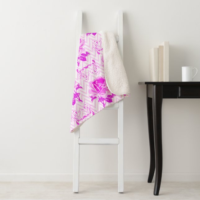 Manta Sherpa Hermosa Flora Púrpura Vintage (In situ)