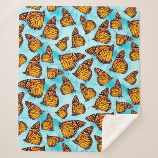 Manta Sherpa Ilustracion de mariposa monarca sobre nubes