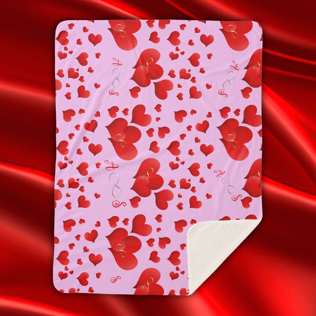 Manta Sherpa Iniciales de Infinidad del Corazón Rojo Monograma  (Subido por el creador)