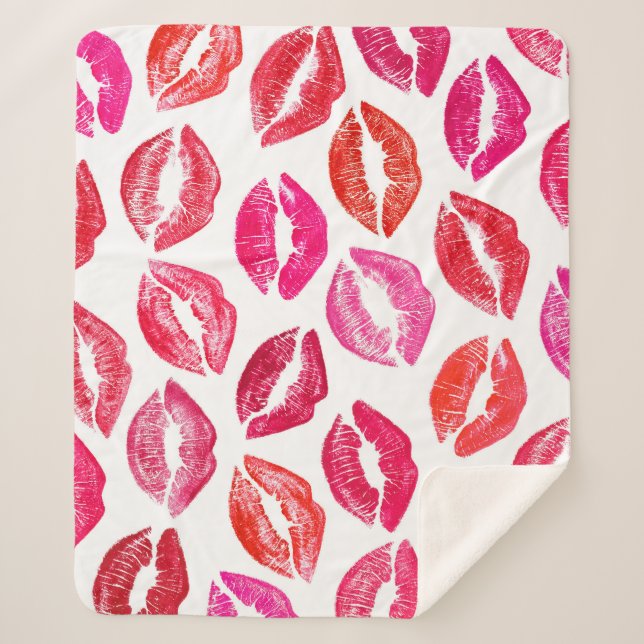 Manta Sherpa Juego de labios rojos, fondo blanco. (Anverso)