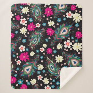 Manta Sherpa Las plumas de pavo real de bordado son un patrón i