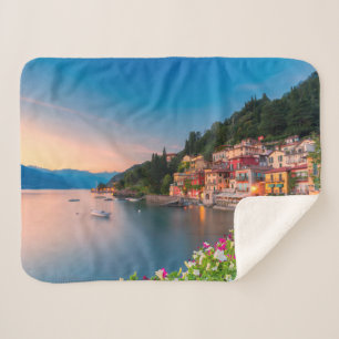 Manta Sherpa Línea costera   Varenna, Lombardía, Italia
