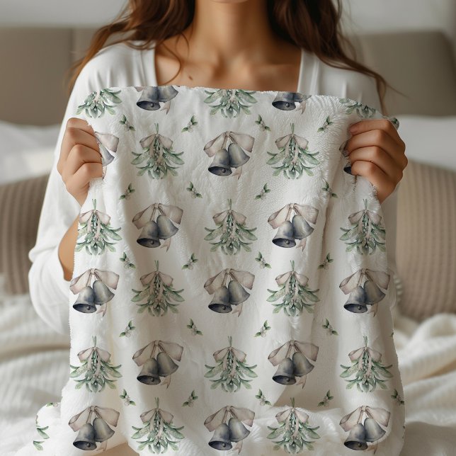 Manta Sherpa Mistletoe Campanas de Plata Navidad  (Mistletoe and Silver Bells Sherpa Blanket)