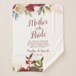 Manta Sherpa Mistletoe Manor a la cita de la madre de la novia<br><div class="desc">Rosas Mistletoe Manor Watercolor Lush Diseñan con Florales Pintadas a Mano, Hojas de Berry Holly, Foliage de Pine Sprig y Brocas de Pintura de Color de Agua. Marsala colorida, rojo Merlot de vino, borgoña, crema de marfil y verde. Con Tipografía De Moda Rápida Típografía De Pincel Fonts y Elegante Borde...</div>