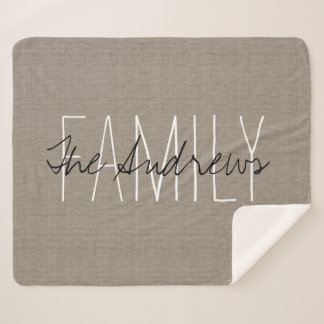 Manta Sherpa Monograma de la familia Rustic Beige