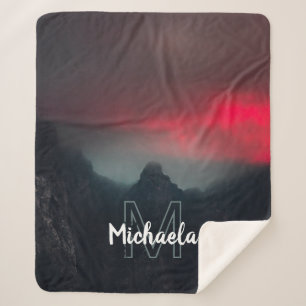 Manta Sherpa Monograma de nubes, niebla y montañas quemadas