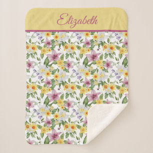 Manta Sherpa Monograma Flores Purpura Amarillo Blanco Verde 