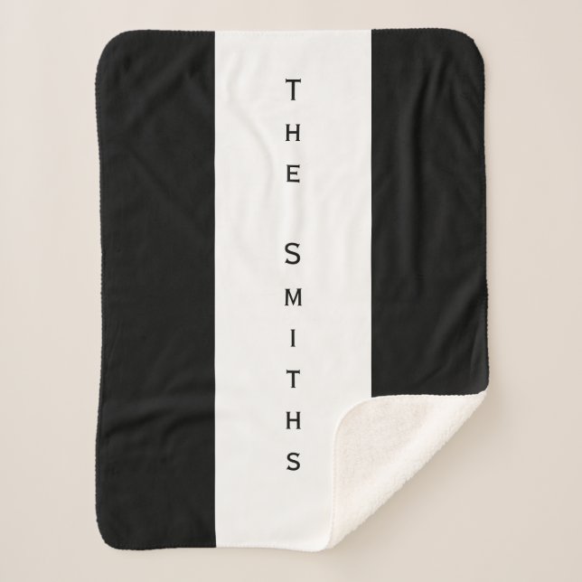 Manta Sherpa Nombre de familia personalizado Blanco y negro (Anverso)