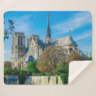 Manta Sherpa Notre Dame de París en Francia