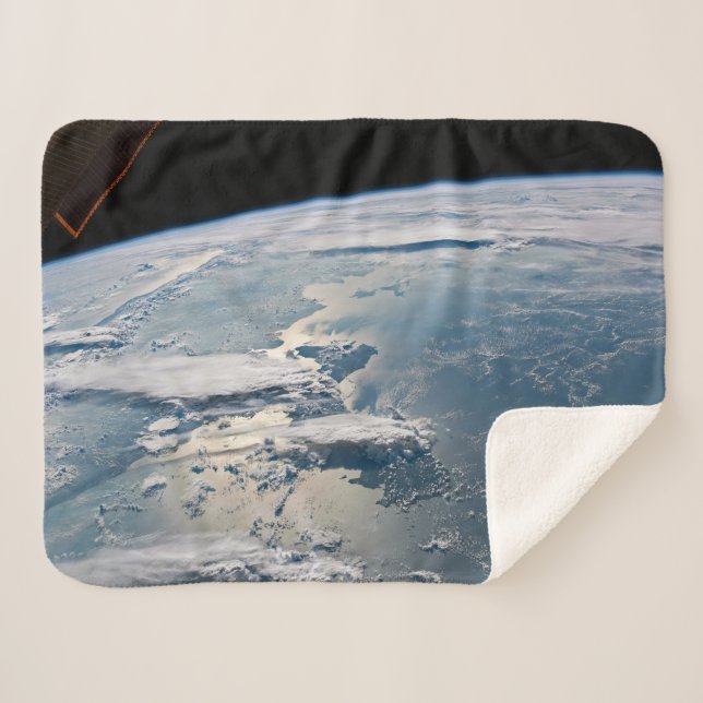 Manta Sherpa Paisajes nublados alrededor de Sumatra, Indonesia. (Anverso (horizontal))