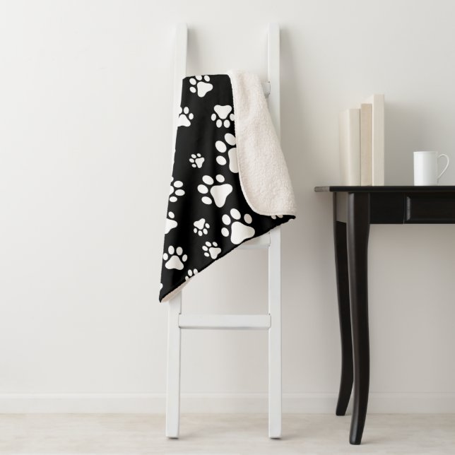 Manta Sherpa Patrón de hojas, pinturas, negro y blanco (In situ)