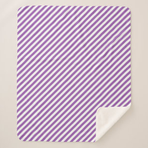 Manta Sherpa Patrón de rayas diagonales moradas y blancas