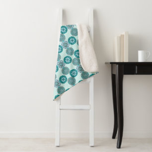 Manta Sherpa Patrón floral ornamentado geométrico azul y verde 