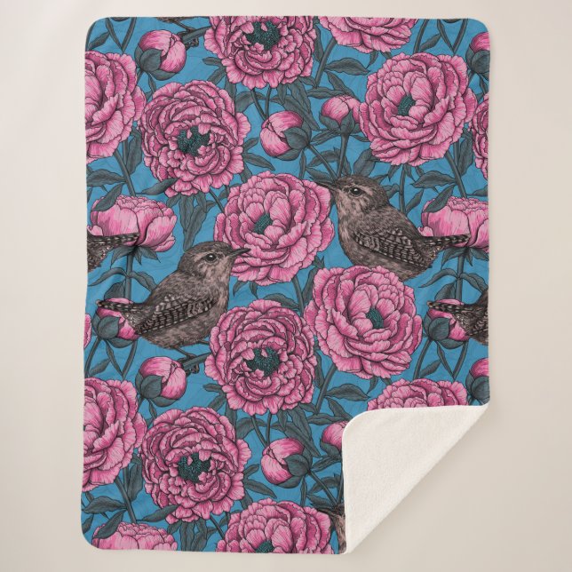 Manta Sherpa Peonies y wrens en azul (Anverso)