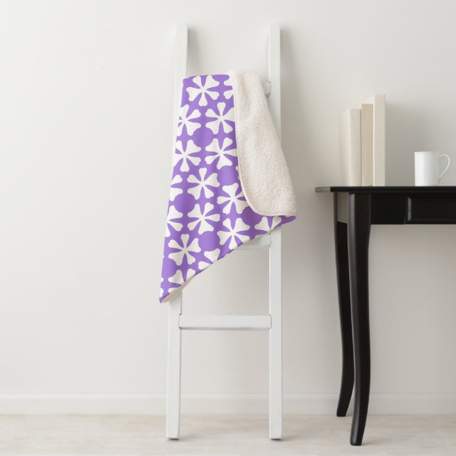 Manta Sherpa Purple and White Modern Geometric Floral Pattern (In situ)