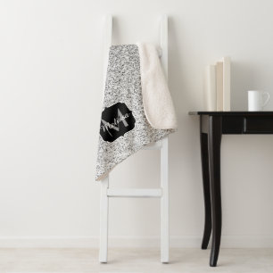 Manta Sherpa Purpurina de luz gris plateado brillante Monograma