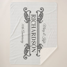 Manta Sherpa Raya elegante del Acanthus del monograma gris