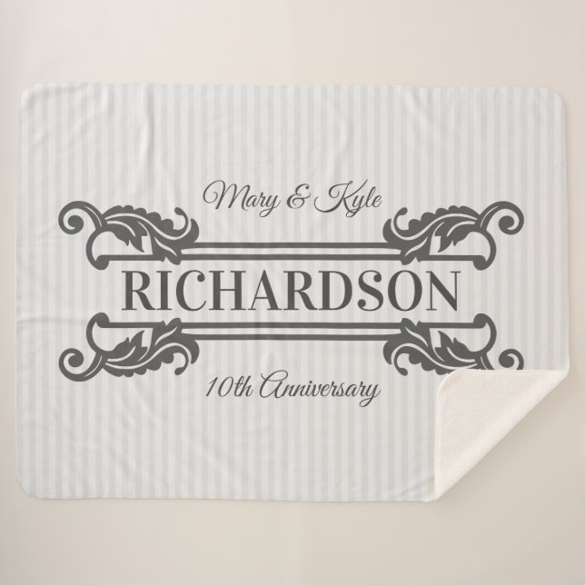 Manta Sherpa Raya elegante del Acanthus del monograma gris (Anverso (horizontal))