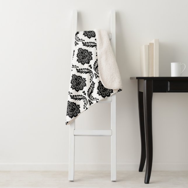 Manta Sherpa Rococo Damask Pattern Black on White (In situ)