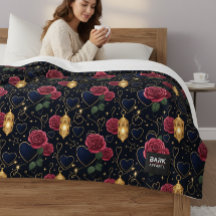 Rosas Borgoña y Faroles Dorados