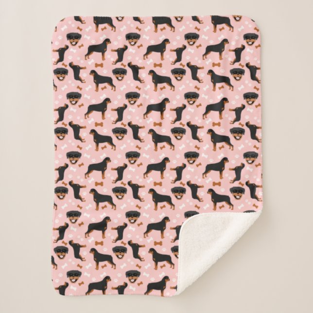Manta Sherpa Rottweiler Rottie Dog Pattern Pink Sherpa Blanket (Anverso)